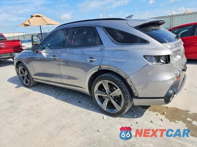 Drugie zdjęcie samochodu z przodu: 2022 GENESIS GV70 2.5T STANDARD VIN:KMUMADTB6NU048635 - miniatura
