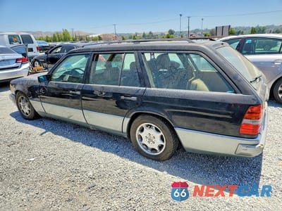 Drugie zdjęcie samochodu z przodu: 1995 MERCEDES-BENZ E 320 VIN:WDBEA92E5SF336113 - miniatura