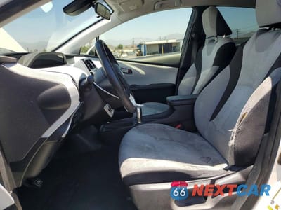 Zdjęcie 7 z 12 samochodu: 2017 TOYOTA PRIUS TWO VIN:JTDKBRFUXH3553945 - miniatura