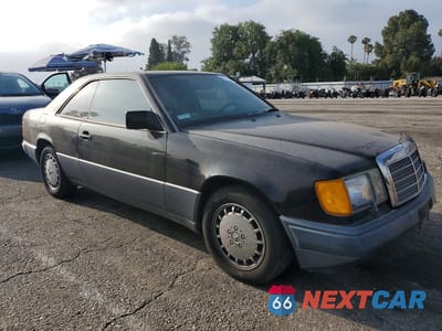 Czwarte zdjęcie samochodu z boku: 1991 MERCEDES-BENZ 300 CE VIN:WDBEA51DXMB323840 - miniatura