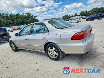 Drugie zdjęcie samochodu z przodu: 1998 HONDA ACCORD EX VIN:1HGCG5655WA183098 - miniatura