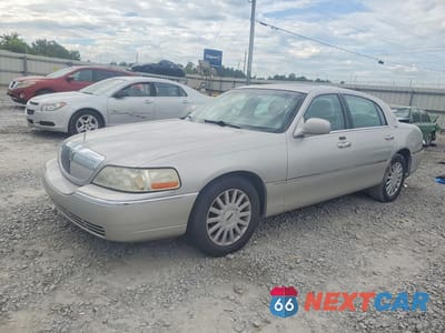 2005 LINCOLN TOWN CAR SIGNATURE LIMITED 1LNHM82W85Y643529 - główne zdjęcie licytacji z USA - miniatura