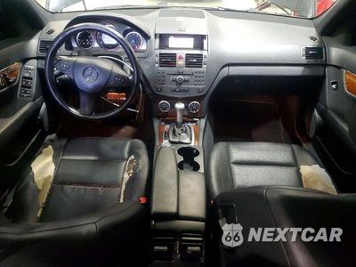 Zdjęcie 8 z 12 samochodu: 2011 MERCEDES-BENZ C 300 4MATIC VIN:WDDGF8BB1BR183603 - miniatura