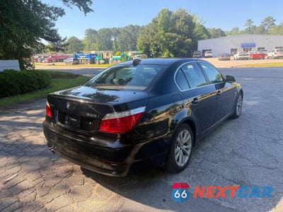 Czwarte zdjęcie samochodu z boku: 2010 BMW 528 XI VIN:WBANV1C50AC159960 - miniatura