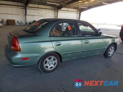Trzecie zdjęcie samochodu z tyłu: 2005 HYUNDAI ACCENT GL VIN:KMHCG45C85U605365 - miniatura