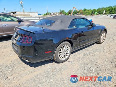 Trzecie zdjęcie samochodu z tyłu: 2014 FORD MUSTANG VIN:1ZVBP8EM1E5329778 - miniatura
