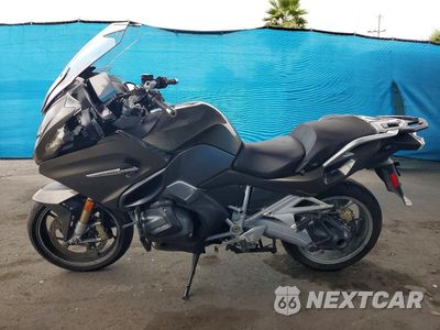 Trzecie zdjęcie samochodu z tyłu: 2021 BMW R 1250 RT VIN:WB10L0301M6E07122 - miniatura
