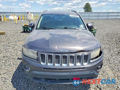 Piąte zdjęcie samochodu w środku: 2015 JEEP COMPASS LATITUDE VIN:1C4NJCEA6FD185954 - miniatura