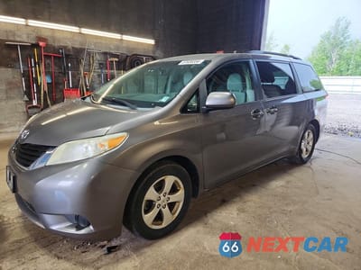2011 TOYOTA SIENNA LE 5TDKK3DC8BS142556 - główne zdjęcie licytacji z USA - miniatura