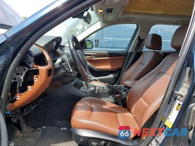 Zdjęcie 7 z 13 samochodu: 2013 BMW X1 XDRIVE28I VIN:WBAVL1C57DVR87387 - miniatura