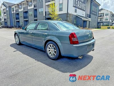Trzecie zdjęcie samochodu z tyłu: 2006 CHRYSLER 300 C VIN:2C3KA63H26H117663 - miniatura