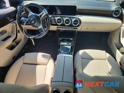 Zdjęcie 8 z 12 samochodu: 2025 MERCEDES-BENZ CLA 250 4MATIC VIN:W1K5J4HB4SN534002 - miniatura