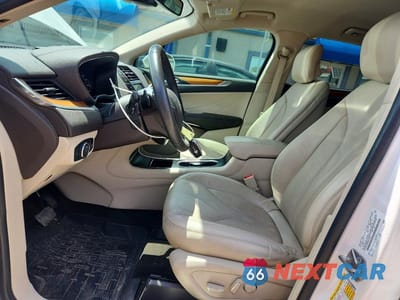 Zdjęcie 7 z 12 samochodu: 2019 LINCOLN MKC SELECT VIN:5LMCJ2D99KUL51542 - miniatura