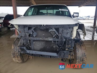 Piąte zdjęcie samochodu w środku: 2004 NISSAN TITAN XE VIN:1N6AA07B24N553747 - miniatura