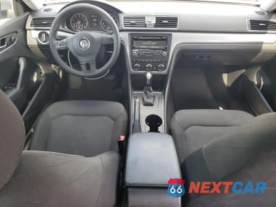 Zdjęcie 8 z 12 samochodu: 2012 VOLKSWAGEN PASSAT S VIN:1VWAP7A3XCC031368 - miniatura