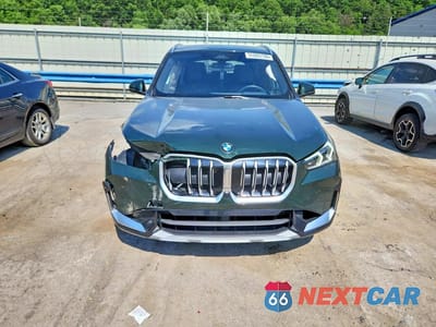 Piąte zdjęcie samochodu w środku: 2025 BMW X1 XDRIVE28I VIN:WBX73EF01S5143459 - miniatura