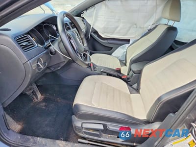 Zdjęcie 7 z 12 samochodu: 2017 VOLKSWAGEN JETTA SPORT VIN:3VWD17AJ0HM388710 - miniatura