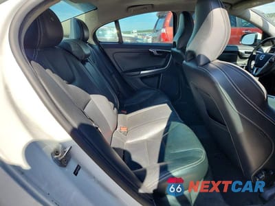 Zdjęcie 10 z 12 samochodu: 2017 VOLVO S60 VIN:YV126MFL0H2430556 - miniatura