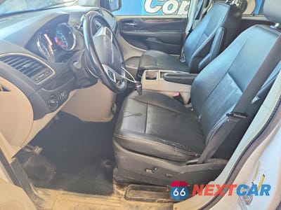 Zdjęcie 7 z 13 samochodu: 2016 CHRYSLER TOWN AND COUNTRY VIN:2C4RC1BG2GR253352 - miniatura