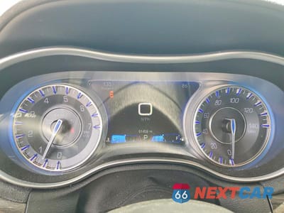 Zdjęcie 9 z 12 samochodu: 2017 CHRYSLER 300 LIMITED VIN:2C3CCAAG9HH655615 - miniatura