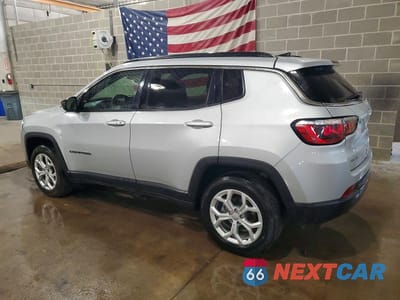 Drugie zdjęcie samochodu z przodu: 2024 JEEP COMPASS LATITUDE VIN:3C4NJDBNXRT111593 - miniatura