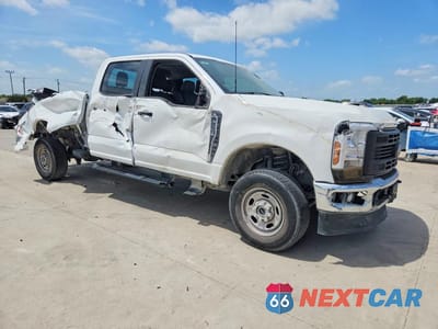 Czwarte zdjęcie samochodu z boku: 2024 FORD F250 SUPER DUTY VIN:1FT7W2BA9RED44344 - miniatura