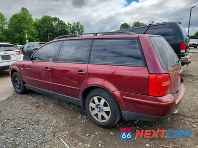 Drugie zdjęcie samochodu z przodu: 1999 VOLKSWAGEN PASSAT GLS VIN:WVWNA63B4XE378189 - miniatura
