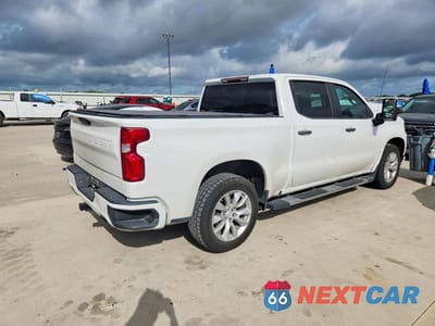 Trzecie zdjęcie samochodu z tyłu: 2021 CHEVROLET SILVERADO K1500 CUSTOM VIN:3GCUYBEF5MG323240 - miniatura