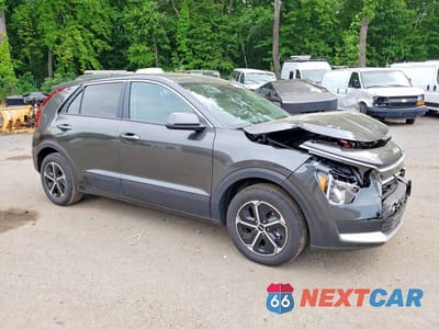 Czwarte zdjęcie samochodu z boku: 2026 KIA NIRO LX VIN:KNDCP3LE1T5340332 - miniatura