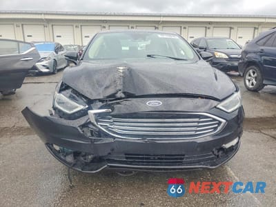 Piąte zdjęcie samochodu w środku: 2017 FORD FUSION TITANIUM PHEV VIN:3FA6P0SU3HR151972 - miniatura