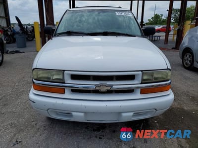 Piąte zdjęcie samochodu w środku: 2002 CHEVROLET BLAZER VIN:1GNCS13W52K141299 - miniatura