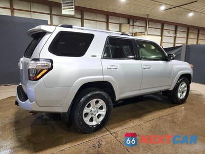Trzecie zdjęcie samochodu z tyłu: 2024 TOYOTA 4RUNNER SR5 VIN:JTEEU5JR0R5314523 - miniatura