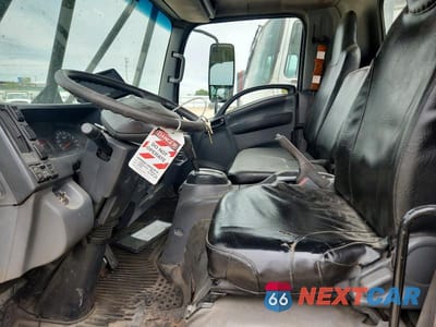 Zdjęcie 7 z 12 samochodu: 2016 ISUZU NPR VIN:54DB4W1B0GS800789 - miniatura