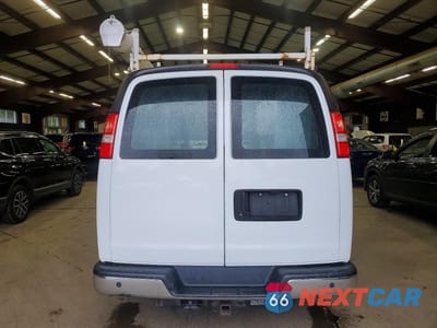 Zdjęcie 6 z 13 samochodu: 2018 CHEVROLET EXPRESS G3500 VIN:1GCZGGFG0J1332449 - miniatura