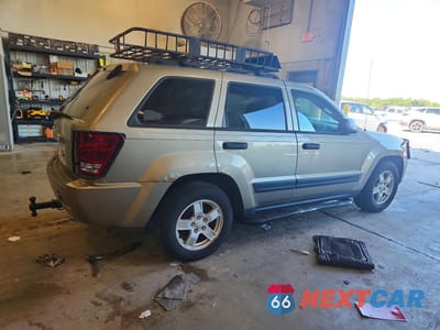 Trzecie zdjęcie samochodu z tyłu: 2006 JEEP GRAND CHEROKEE LAREDO VIN:1J4GR48K56C289492 - miniatura