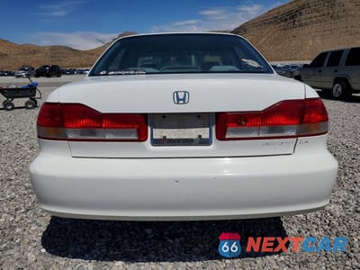 Zdjęcie 6 z 12 samochodu: 2001 HONDA ACCORD LX VIN:1HGCG56431A137625 - miniatura