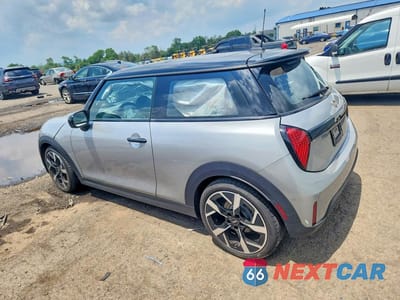 Drugie zdjęcie samochodu z przodu: 2025 MINI COOPER S VIN:WMW23GD0XS2W25559 - miniatura