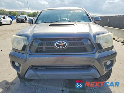 Piąte zdjęcie samochodu w środku: 2014 TOYOTA TACOMA VIN:5TFJU4GN1EX056691 - miniatura