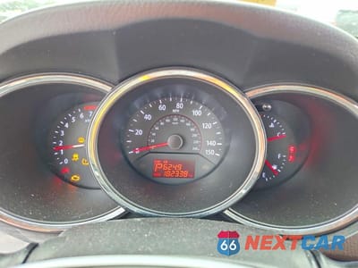 Zdjęcie 9 z 13 samochodu: 2013 KIA SORENTO LX VIN:5XYKT3A61DG394659 - miniatura