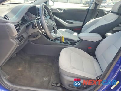Zdjęcie 7 z 12 samochodu: 2022 HYUNDAI IONIQ SE VIN:KMHC75LCXNU282493 - miniatura