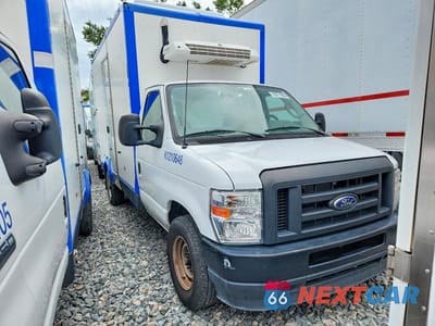 Czwarte zdjęcie samochodu z boku: 2024 FORD E350 REFRIGERATED BOX TRUCK VIN:1FDWE3FN8RDD04324 - miniatura