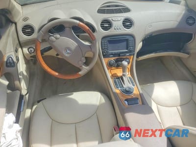 Zdjęcie 8 z 12 samochodu: 2005 MERCEDES-BENZ SL 500 VIN:WDBSK75F05F096790 - miniatura