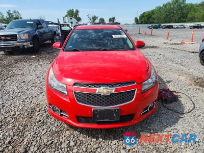 Piąte zdjęcie samochodu w środku: 2014 CHEVROLET CRUZE LT VIN:1G1PE5SB3E7340360 - miniatura