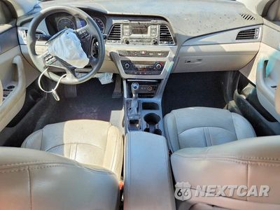 Zdjęcie 8 z 13 samochodu: 2015 HYUNDAI SONATA SE VIN:5NPE24AF0FH058857 - miniatura