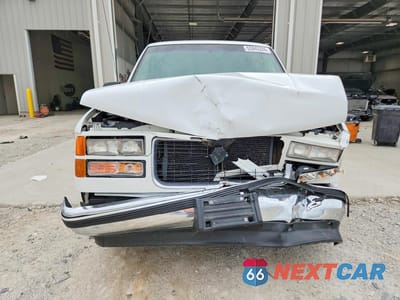 Piąte zdjęcie samochodu w środku: 1998 GMC SIERRA C1500 VIN:1GTEC19W8WE502390 - miniatura