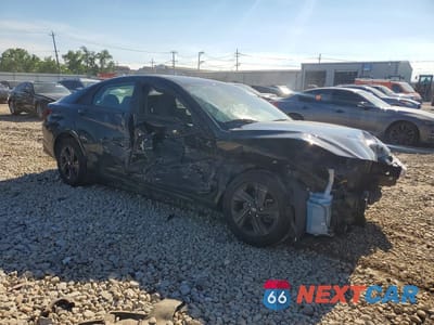 Czwarte zdjęcie samochodu z boku: 2022 HYUNDAI ELANTRA SEL VIN:KMHLM4AG0NU243856 - miniatura