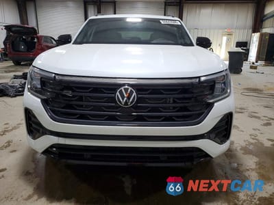 Piąte zdjęcie samochodu w środku: 2025 VOLKSWAGEN ATLAS CROSS SPORT SEL R-LINE VIN:1V2AE2CA3SC211697 - miniatura