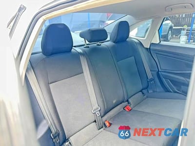 Zdjęcie 6 z 10 samochodu: 2020 VOLKSWAGEN JETTA S VIN:3VWCB7BU2LM070341 - miniatura