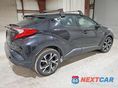 Trzecie zdjęcie samochodu z tyłu: 2018 TOYOTA C-HR XLE PREMIUM VIN:NMTKHMBX8JR050225 - miniatura