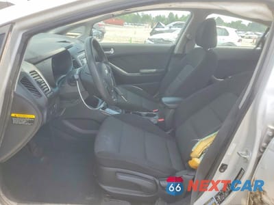 Zdjęcie 7 z 13 samochodu: 2017 KIA FORTE LX VIN:3KPFK4A76HE090667 - miniatura